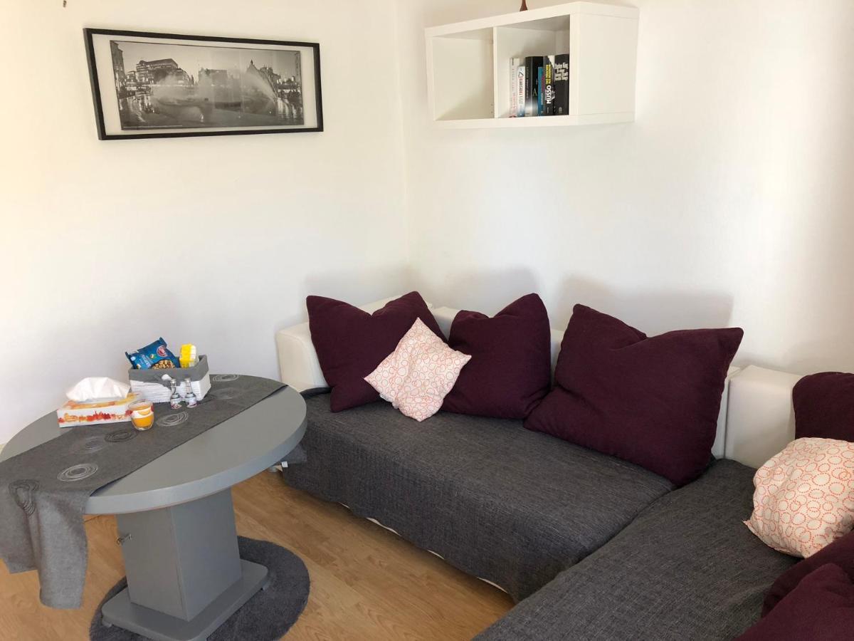 2 Zimmer Wohnung Mit Balkon - Naehe Messe ฮาร์ ภายนอก รูปภาพ